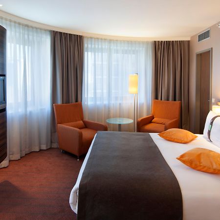 Holiday Inn Almaty By Ihg Phòng bức ảnh