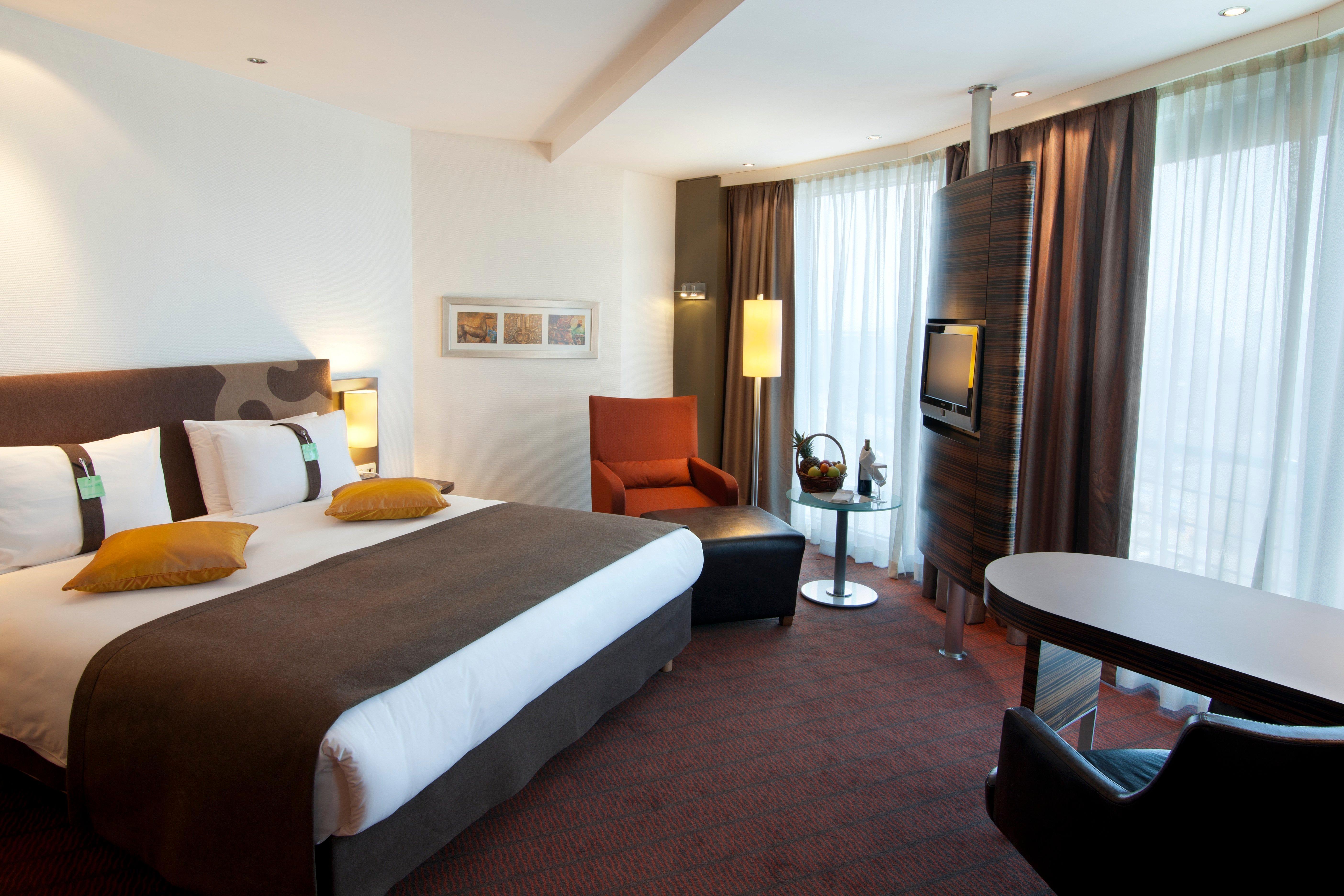 Holiday Inn Almaty By Ihg Phòng bức ảnh