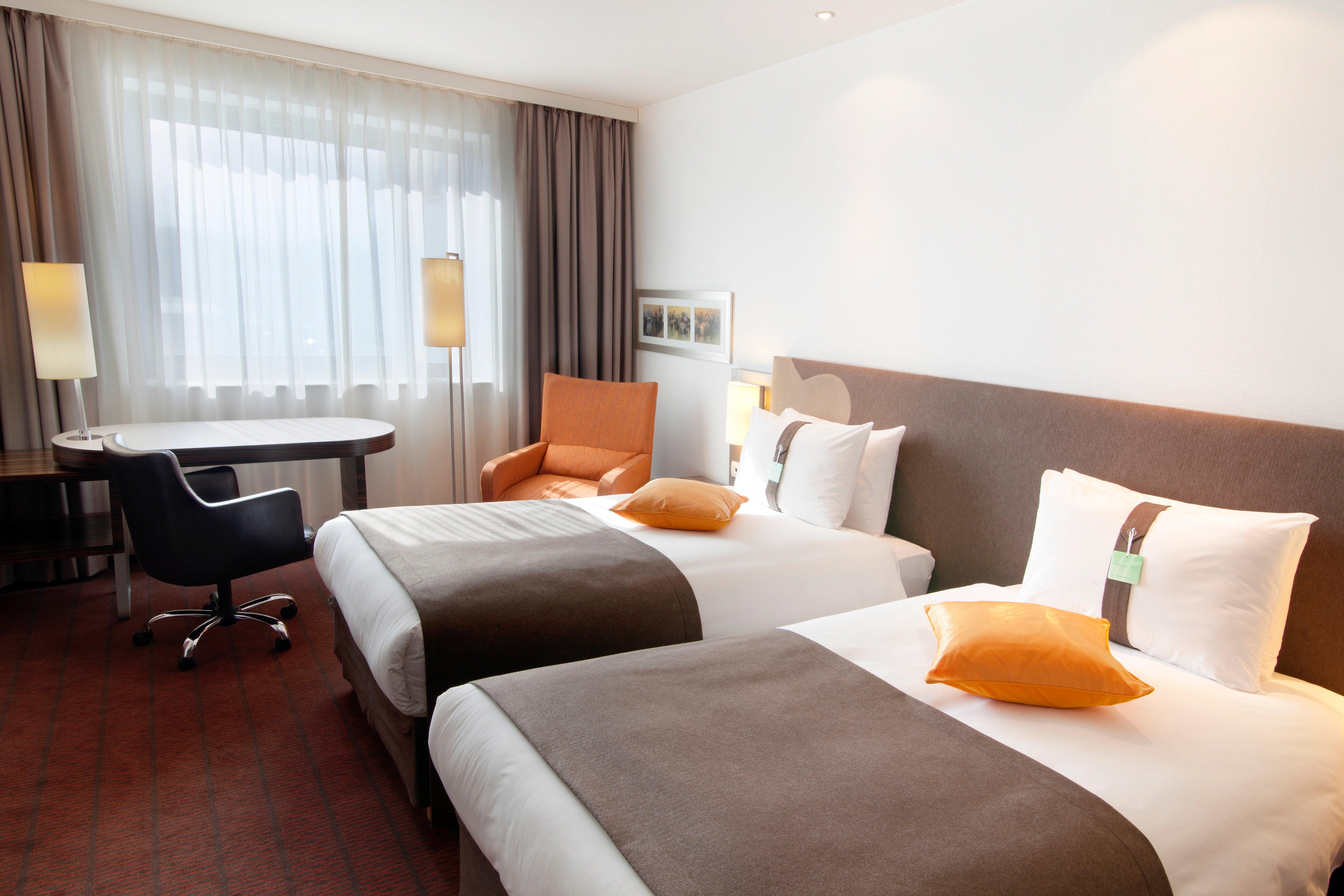 Holiday Inn Almaty By Ihg Ngoại thất bức ảnh