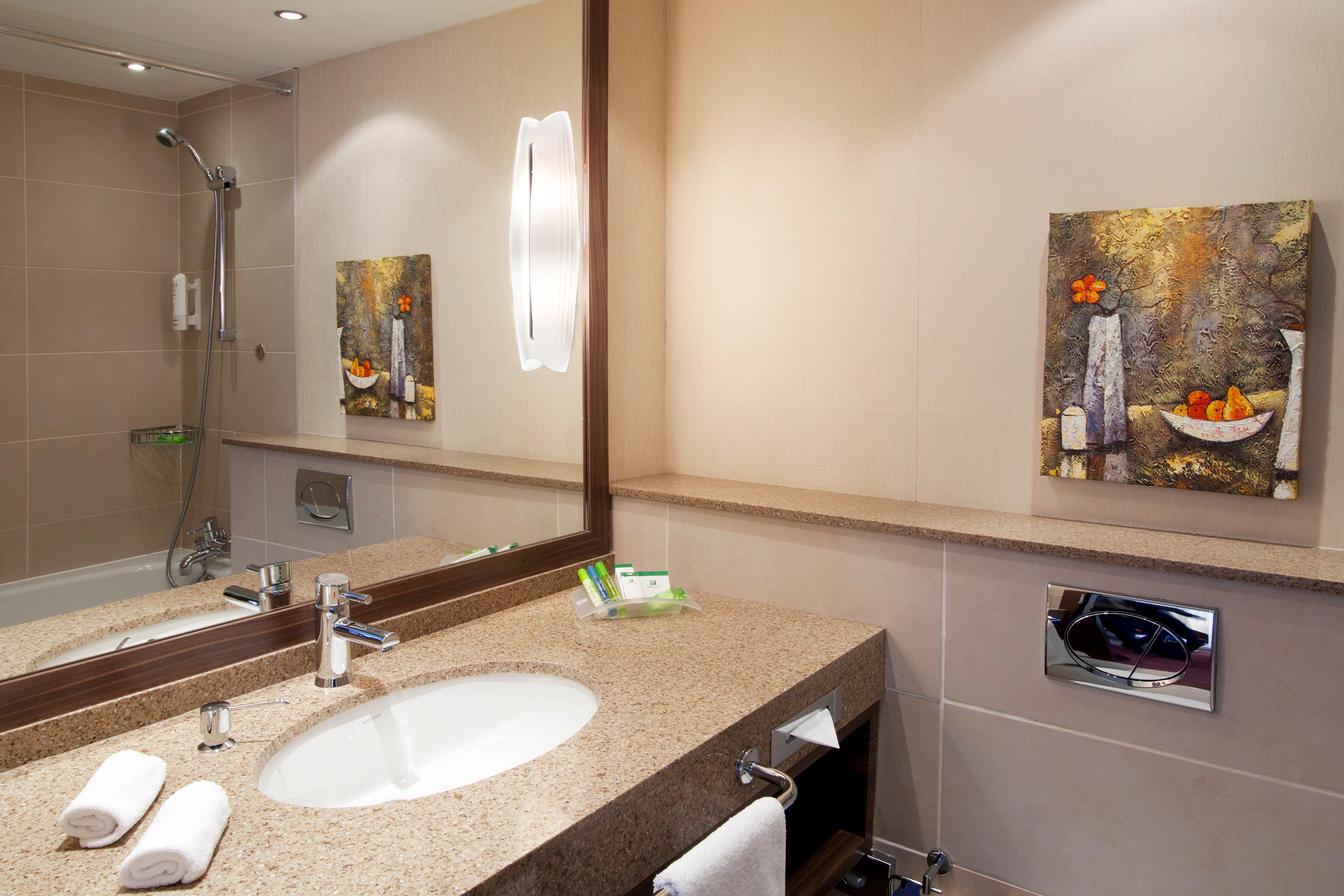 Holiday Inn Almaty By Ihg Ngoại thất bức ảnh