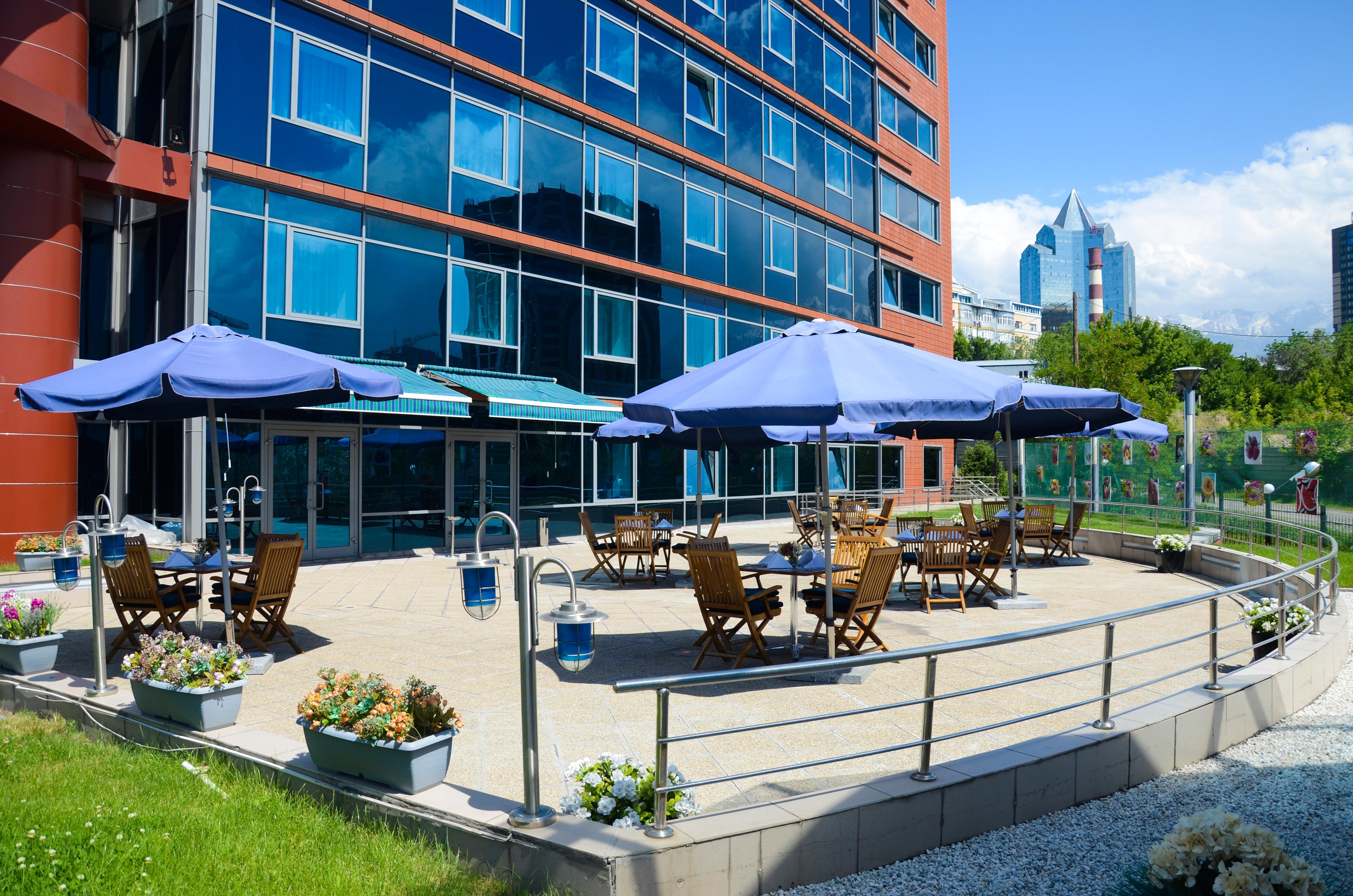 Holiday Inn Almaty By Ihg Ngoại thất bức ảnh