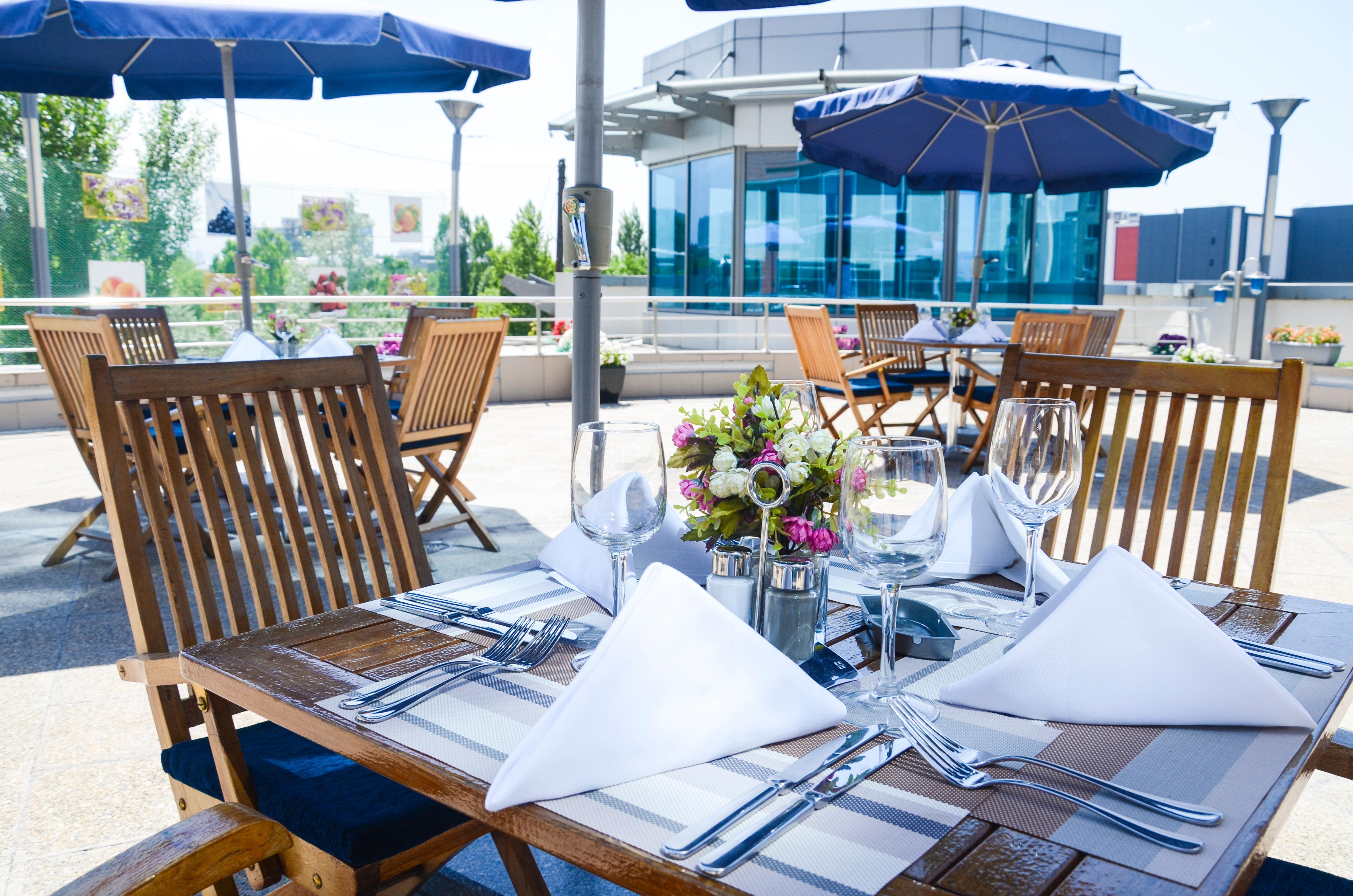 Holiday Inn Almaty By Ihg Ngoại thất bức ảnh