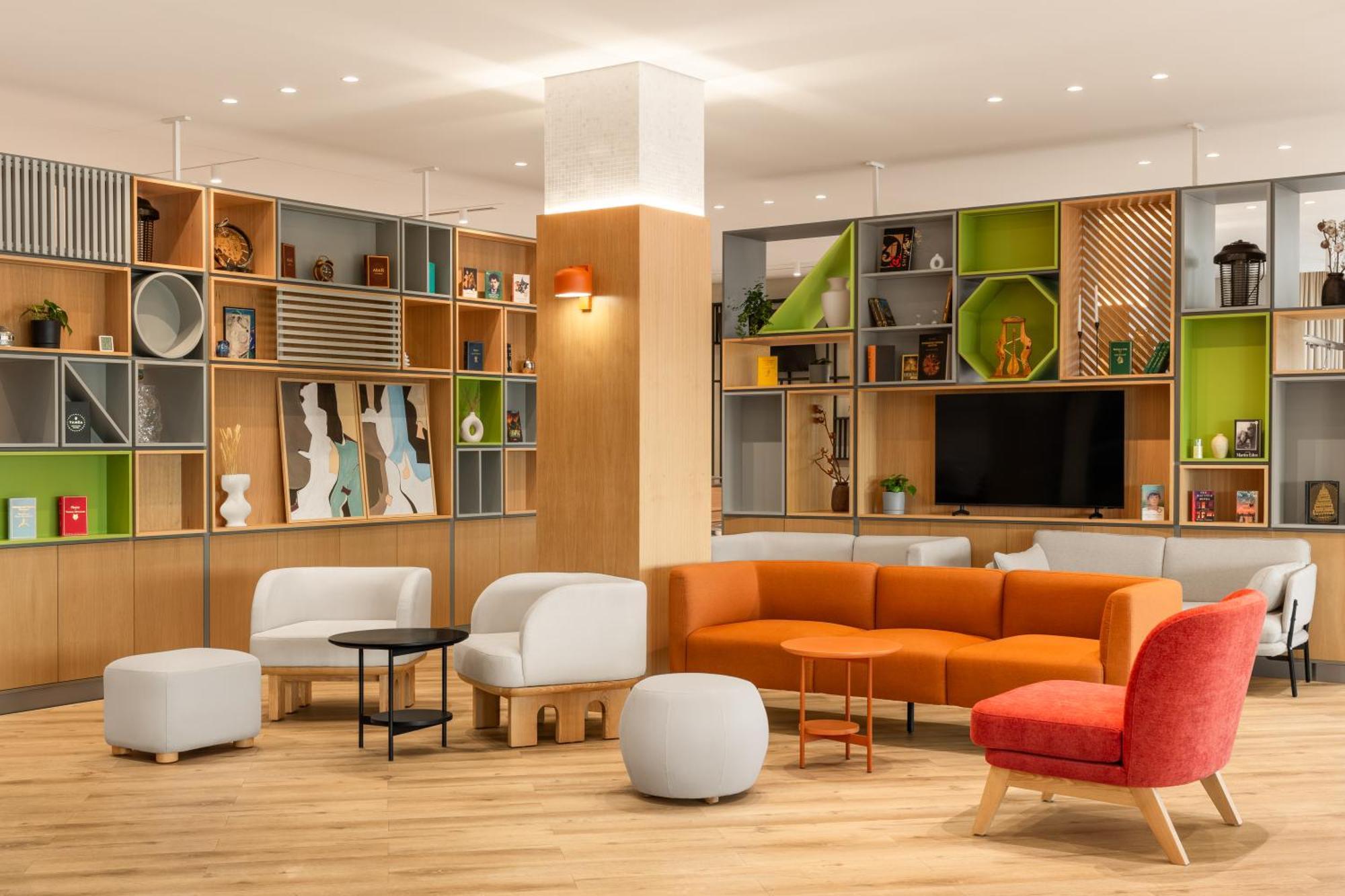 Holiday Inn Almaty By Ihg Ngoại thất bức ảnh