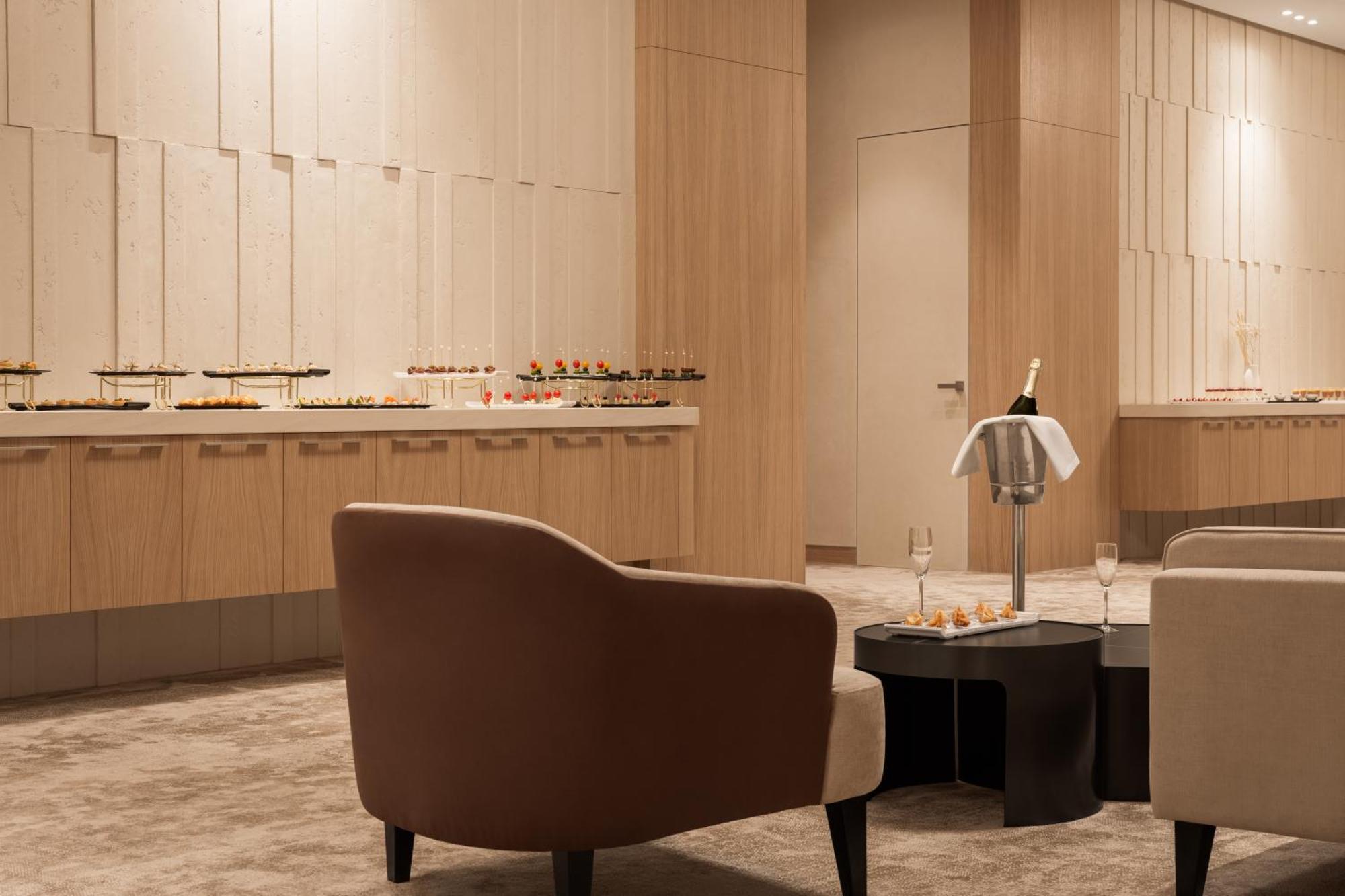 Holiday Inn Almaty By Ihg Ngoại thất bức ảnh