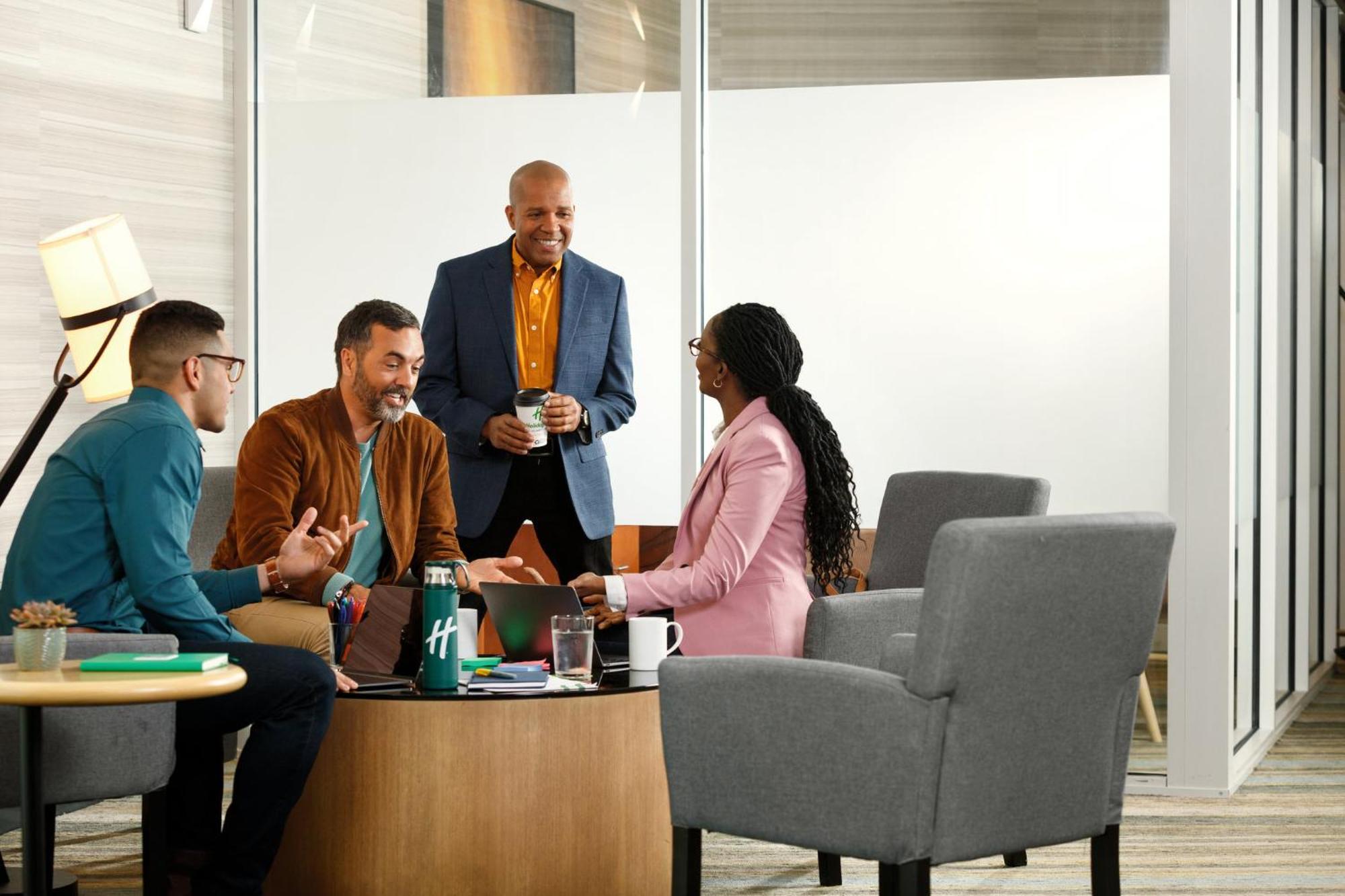 Holiday Inn Almaty By Ihg Ngoại thất bức ảnh