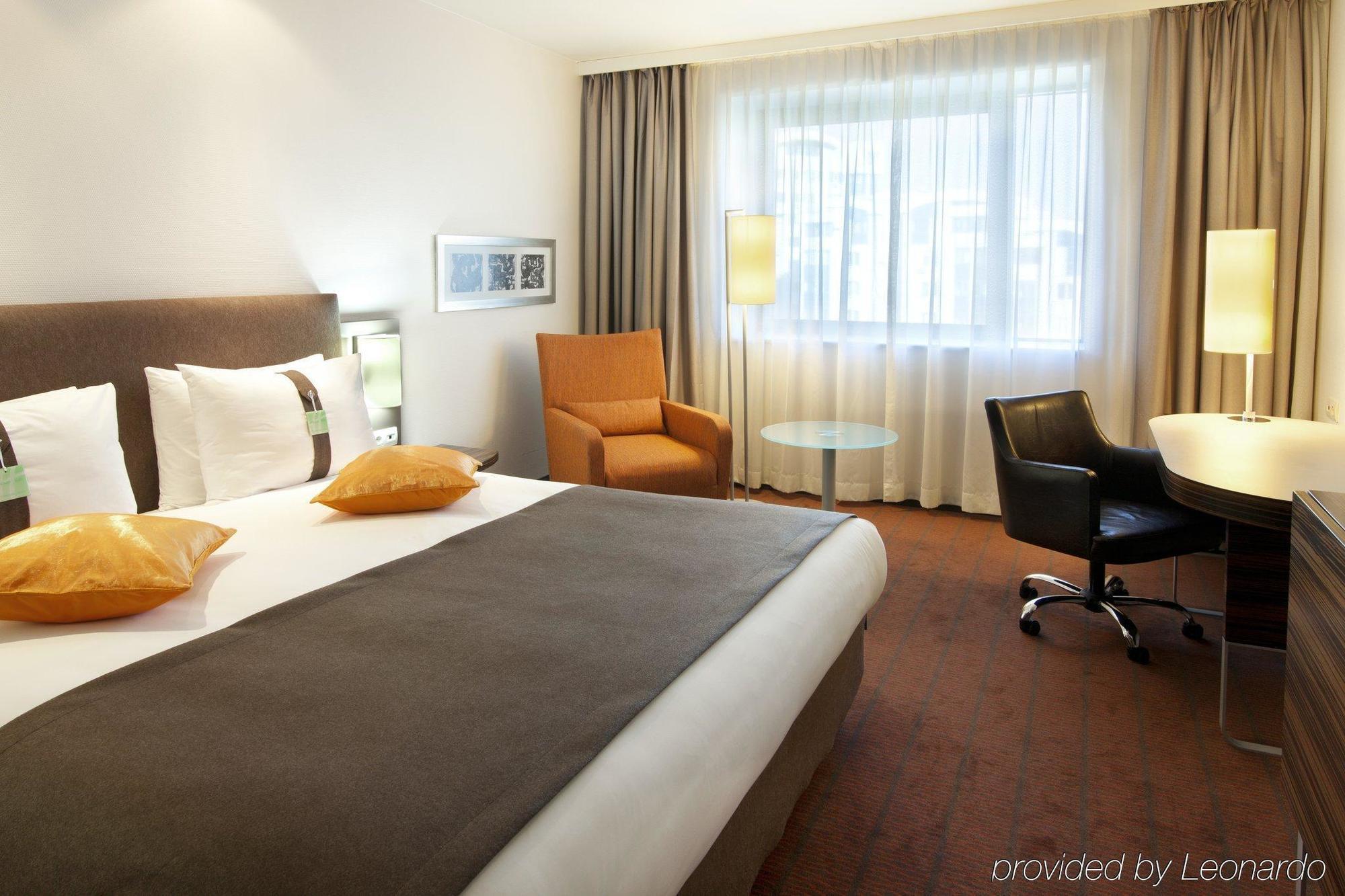 Holiday Inn Almaty By Ihg Phòng bức ảnh